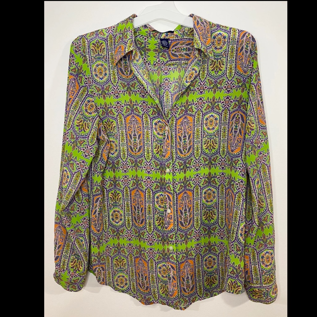 Chic Green Print Button Down !!